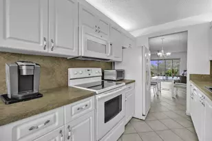 13001 SW 15th Ct, Pembroke Pines, FL 33027 - Photo 3