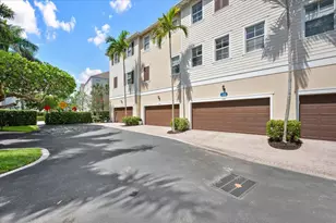 335 E Thatch Palm Cir, Jupiter, FL 33458 - Photo 23