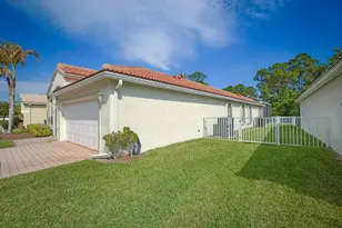 7004 SE Twin Oaks Cir, Stuart, FL 34997 - Photo 5