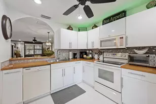 291 Amber Ct, Royal Palm Beach, FL 33411 - Photo 13