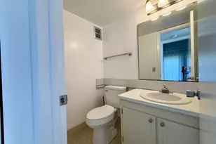 9 Hastings A, West Palm Beach, FL 33417 - Photo 5