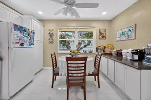 55 SE 14th St, Boca Raton, FL 33432 - Photo 1
