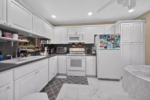 55 SE 14th St, Boca Raton, FL 33432 - Photo 11