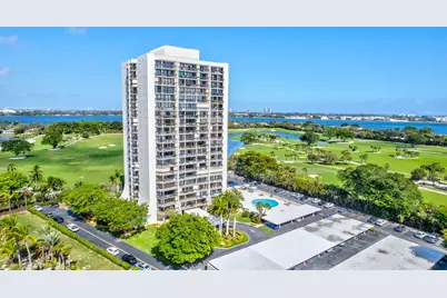 2000 Presidential Way #702, West Palm Beach, FL 33401 - Photo 3