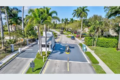 2000 Presidential Way #702, West Palm Beach, FL 33401 - Photo 23