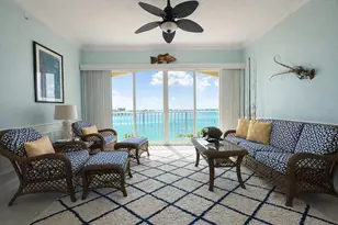 21 Harbour Isle Dr W, Fort Pierce, FL 34949 - Photo 1