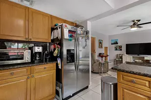 3015 Oaktree Ln, Hollywood, FL 33021 - Photo 17
