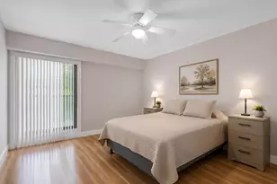 3015 Oaktree Ln, Hollywood, FL 33021 - Photo 17