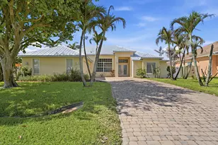 2314 SE Calcutta Cir, Port Saint Lucie, FL 34952 - Photo 5