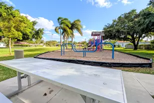 407 NW 7th St, Boynton Beach, FL 33426 - Photo 37