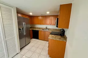 8028 SW 17th Pl, Davie, FL 33324 - Photo 3