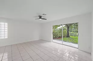 11614 NW 2nd Dr, Coral Springs, FL 33071 - Photo 9