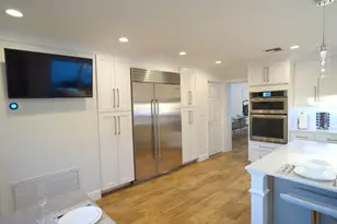 1000 NE 8th St, Pompano Beach, FL 33060 - Photo 11