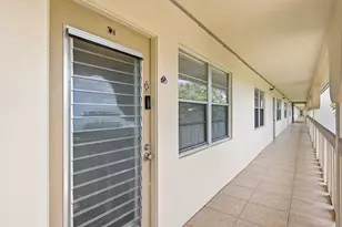 2905 Victoria Pl, Coconut Creek, FL 33066 - Photo 3