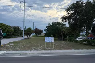 408 Avenue E, Fort Pierce, FL 34950 - Photo 1
