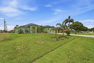 1842 SW Penrose Ave, Port Saint Lucie, FL 34953 - Photo 3