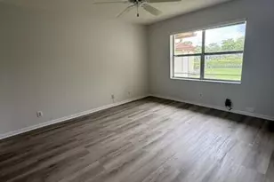 3031 Holiday Springs Blvd, Margate, FL 33063 - Photo 9