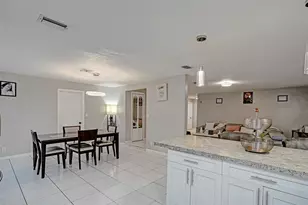 7008 NW 81st St, Tamarac, FL 33321 - Photo 15