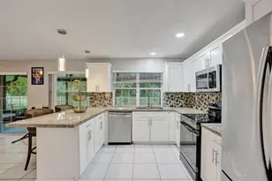 7008 NW 81st St, Tamarac, FL 33321 - Photo 9