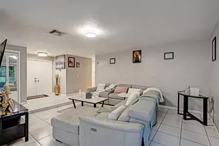 7008 NW 81st St, Tamarac, FL 33321 - Photo 13