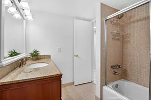 25 Colonial Club Dr, Boynton Beach, FL 33435 - Photo 11