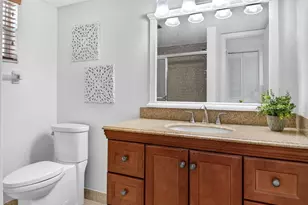 25 Colonial Club Dr, Boynton Beach, FL 33435 - Photo 9
