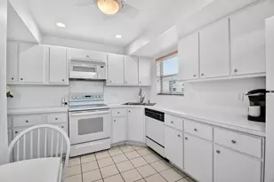 25 Colonial Club Dr, Boynton Beach, FL 33435 - Photo 17