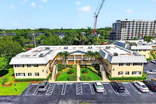25 Colonial Club Dr, Boynton Beach, FL 33435 - Photo 43