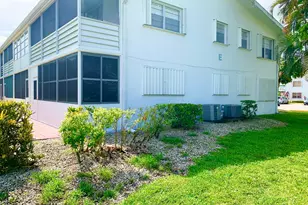 81 Kingswood E, West Palm Beach, FL 33417 - Photo 35