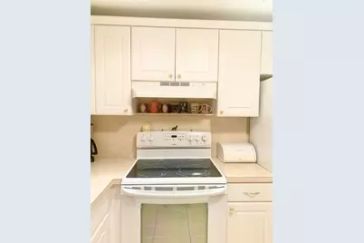81 Kingswood E, West Palm Beach, FL 33417 - Photo 11