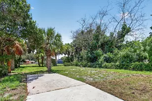 426 N 19th St, Fort Pierce, FL 34950 - Photo 27
