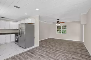 426 N 19th St, Fort Pierce, FL 34950 - Photo 9