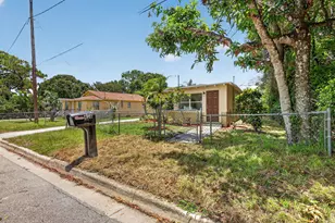 426 N 19th St, Fort Pierce, FL 34950 - Photo 3