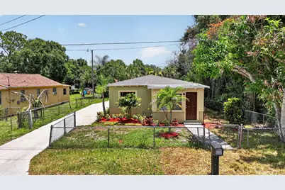 426 N 19th Street, Fort Pierce, FL 34950 - Photo 1