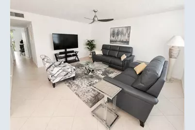 567 Burgundy L, Delray Beach, FL 33484 - Photo 3