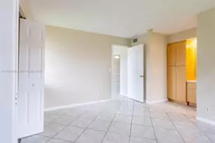 10106 Twin Lakes Dr, Coral Springs, FL 33071 - Photo 9