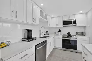 7835 Lakeside Blvd, Boca Raton, FL 33434 - Photo 13