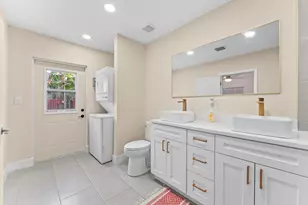 636 NE 16th Ct, Fort Lauderdale, FL 33305 - Photo 17