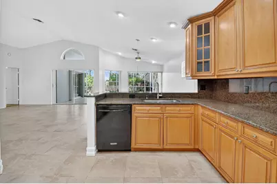 9914 Harbour Lake Circle, Boynton Beach, FL 33437 - Photo 11