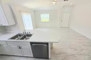 569 E Ridge Cir N, Boynton Beach, FL 33435 - Photo 17