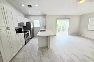 569 E Ridge Cir N, Boynton Beach, FL 33435 - Photo 5