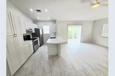 569 E Ridge Circle N, Boynton Beach, FL 33435 - Photo 3