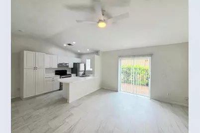 569 E Ridge Circle N, Boynton Beach, FL 33435 - Photo 1