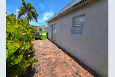 569 E Ridge Circle N, Boynton Beach, FL 33435 - Photo 21