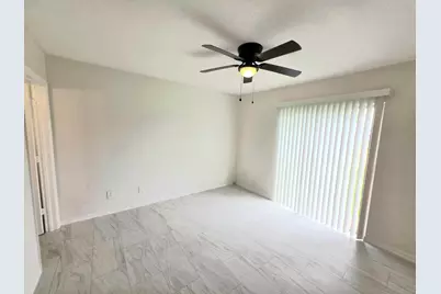 569 E Ridge Circle N, Boynton Beach, FL 33435 - Photo 5