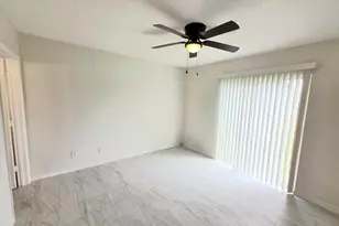 569 E Ridge Cir N, Boynton Beach, FL 33435 - Photo 5