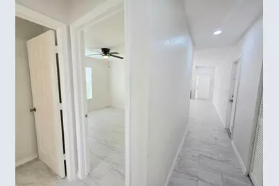 569 E Ridge Circle N, Boynton Beach, FL 33435 - Photo 9