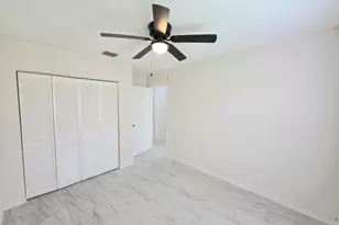 569 E Ridge Cir N, Boynton Beach, FL 33435 - Photo 11