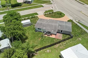225 SE Airoso Blvd, Port Saint Lucie, FL 34983 - Photo 23