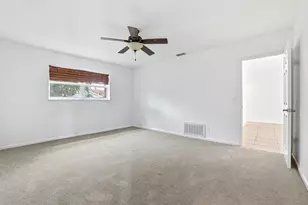 701 SW 27th Pl, Boynton Beach, FL 33435 - Photo 11